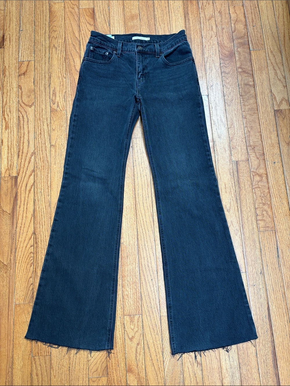 Levi’s Premium Middy Flare in Washed Black